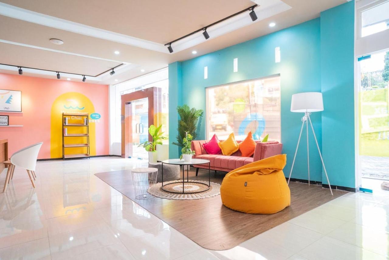 Sans Hotel Queen Batu Sumber Brantas Екстер'єр фото