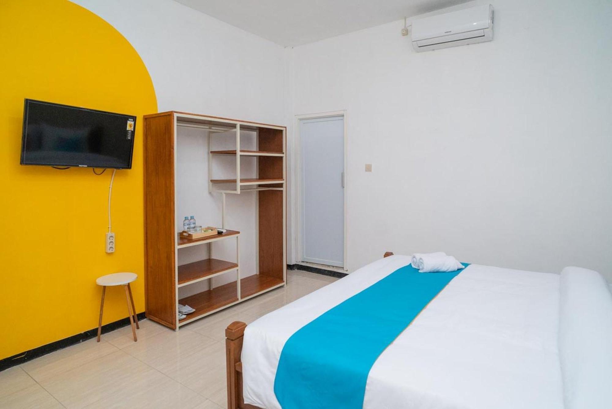 Sans Hotel Queen Batu Sumber Brantas Номер фото